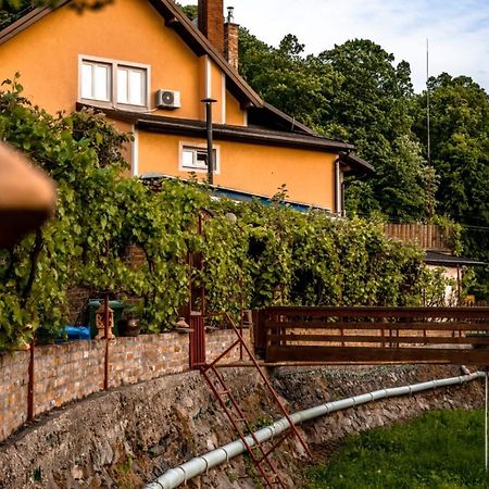 Отель Restoran I Prenociste Egghus Nasice Экстерьер фото